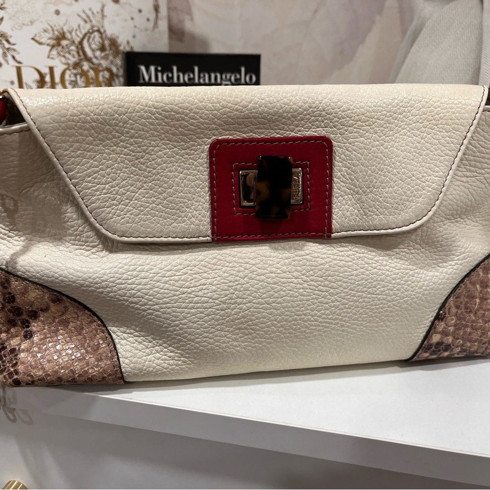 Furls Elegant Cream and Red Women's Bag